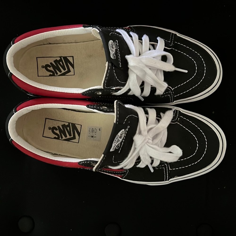 Vans - Deadpool Colors